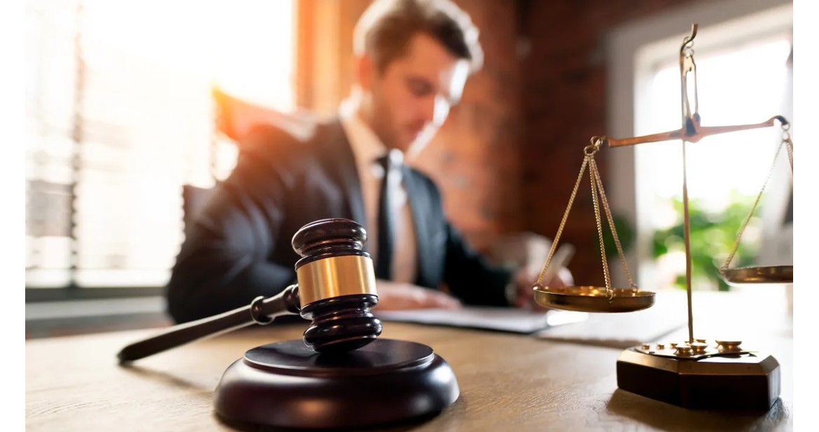 Memuriyetten çıkarma disiplin cezasının yürütmesinin durdurulması ve iptali davası